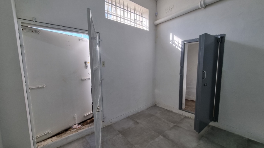 To Let Commercial Property for Rent in Woodstock Western Cape